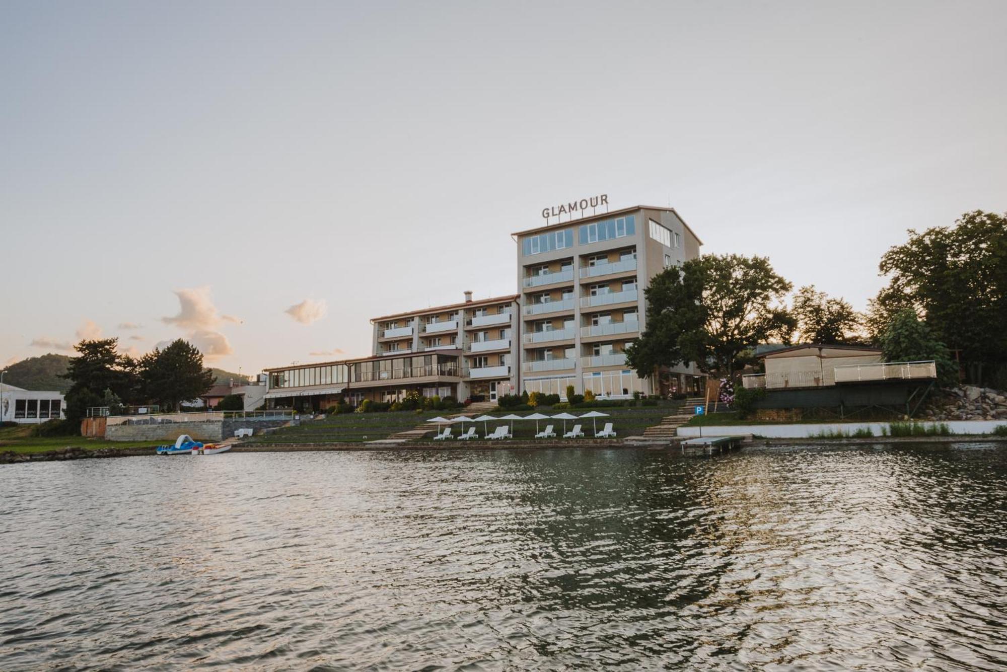 Hotel Glamour Kaluža Zewnętrze zdjęcie