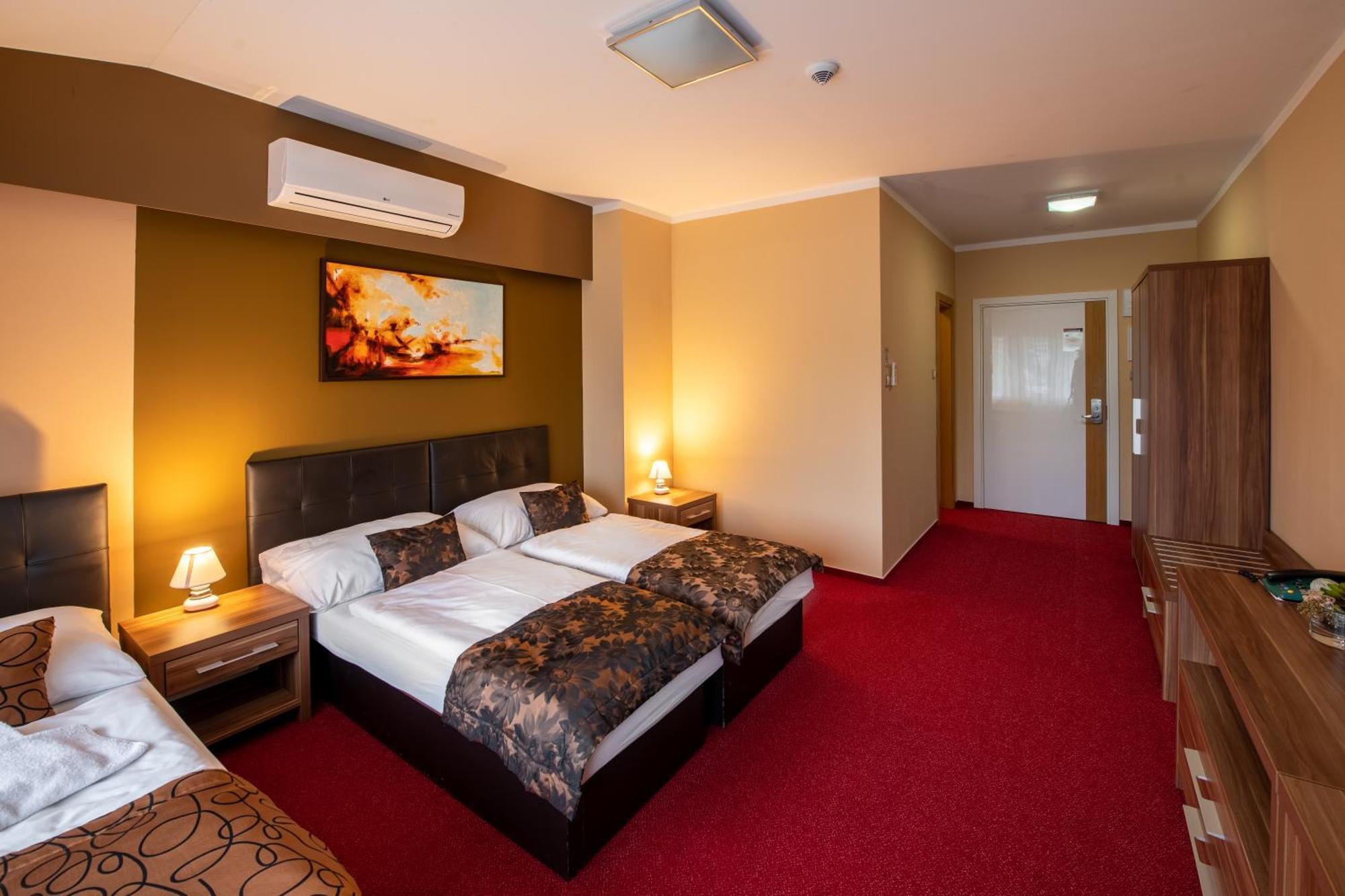 Hotel Glamour Kaluža Zewnętrze zdjęcie