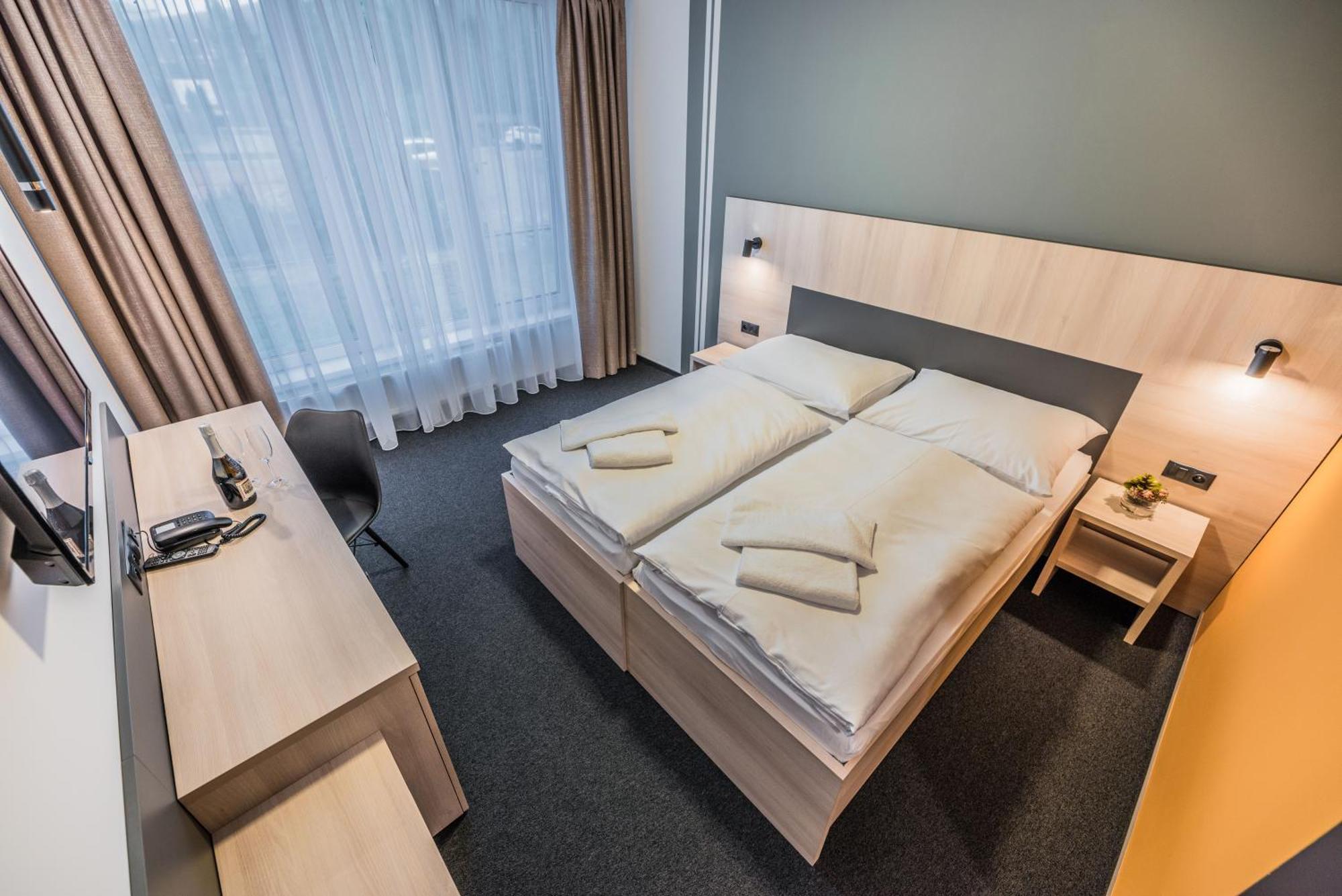 Hotel Glamour Kaluža Zewnętrze zdjęcie