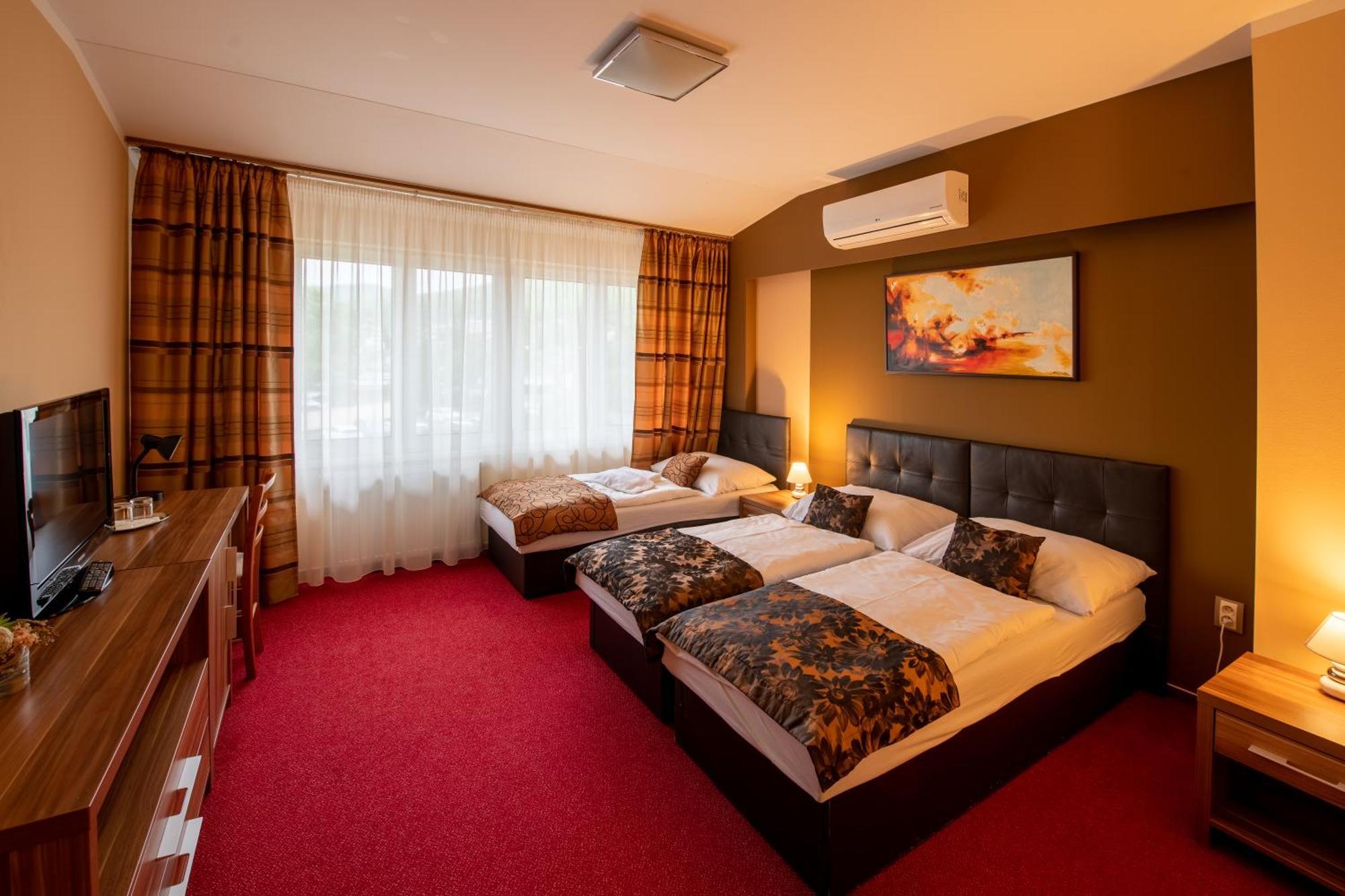Hotel Glamour Kaluža Zewnętrze zdjęcie